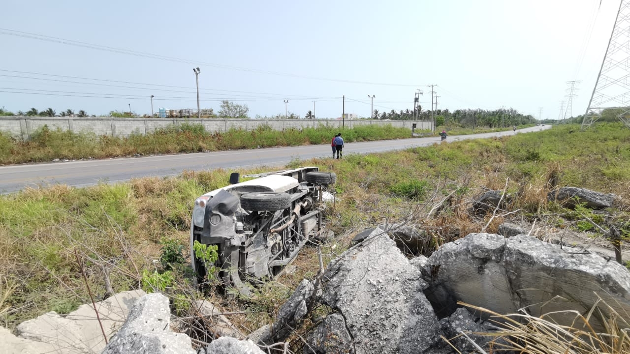 El accidente sólo quedó en daño materiales El accidente sólo quedó en daño materiales