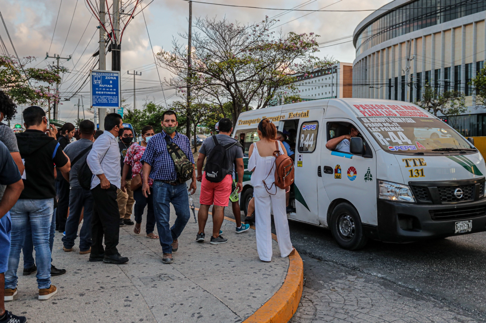 Las unidades no se dan abasto con la demanda de transporte