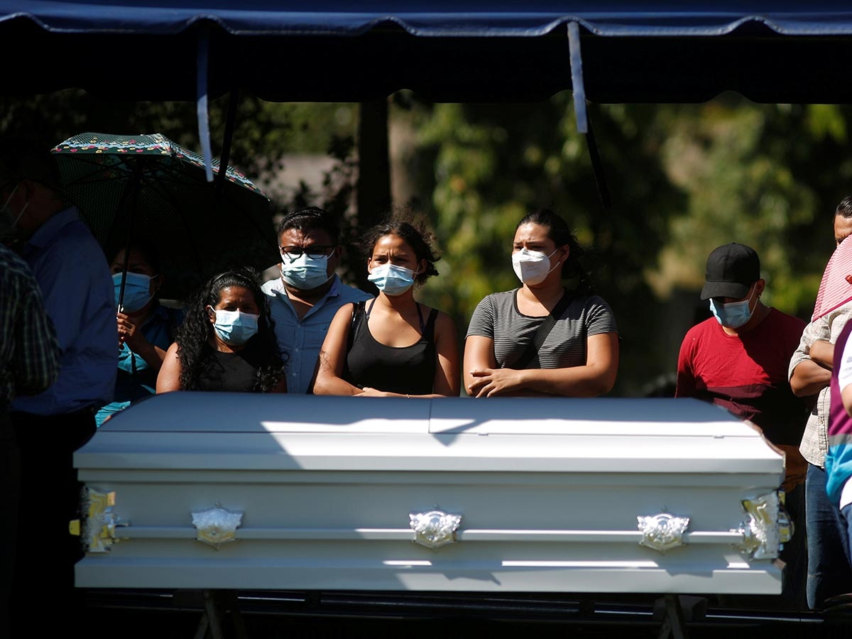 Victoria Salazar fue sepultada al oeste de El Salvador