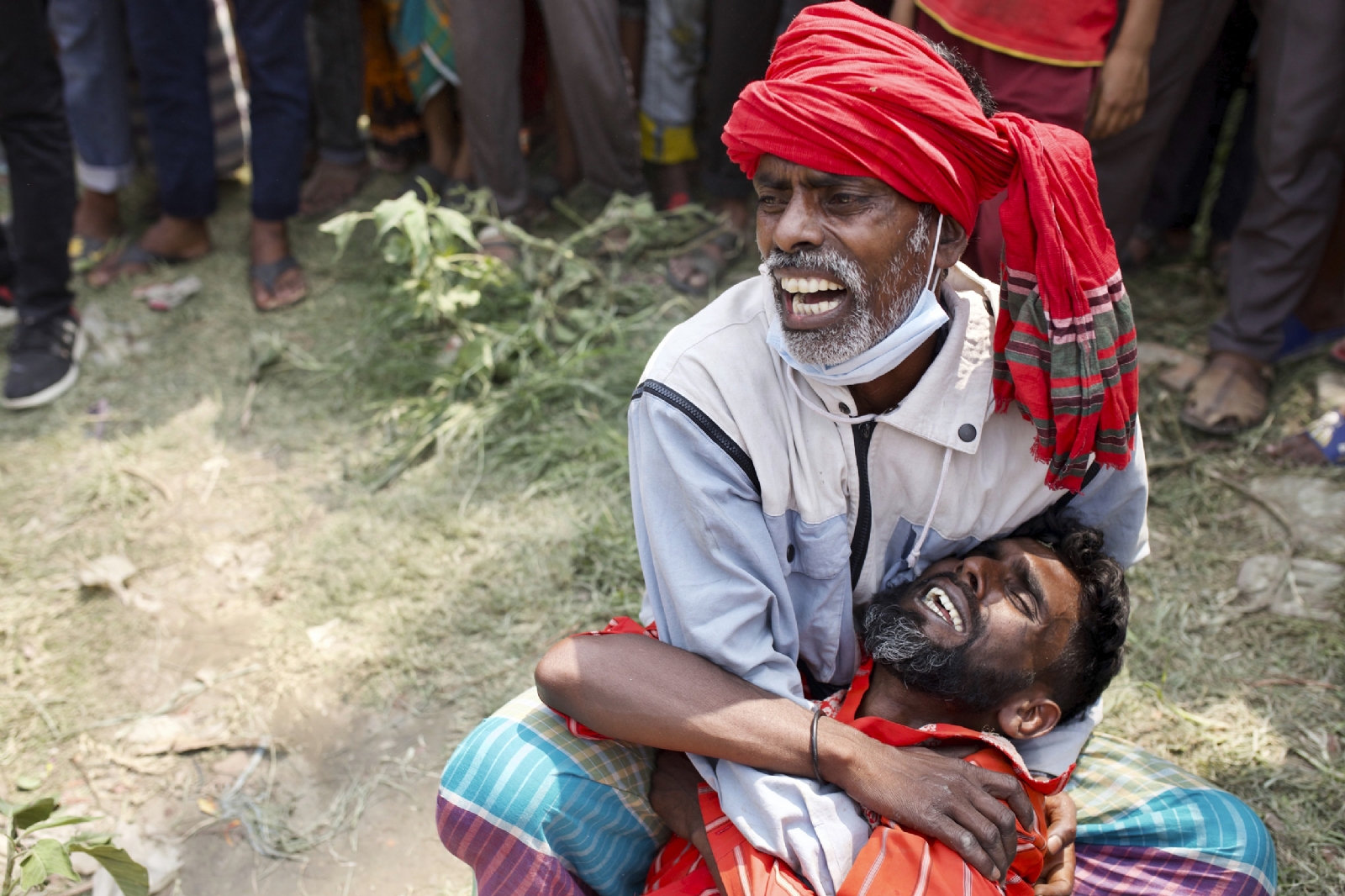 Mueren al menos 25 personas en un naufragio en Bangladesh