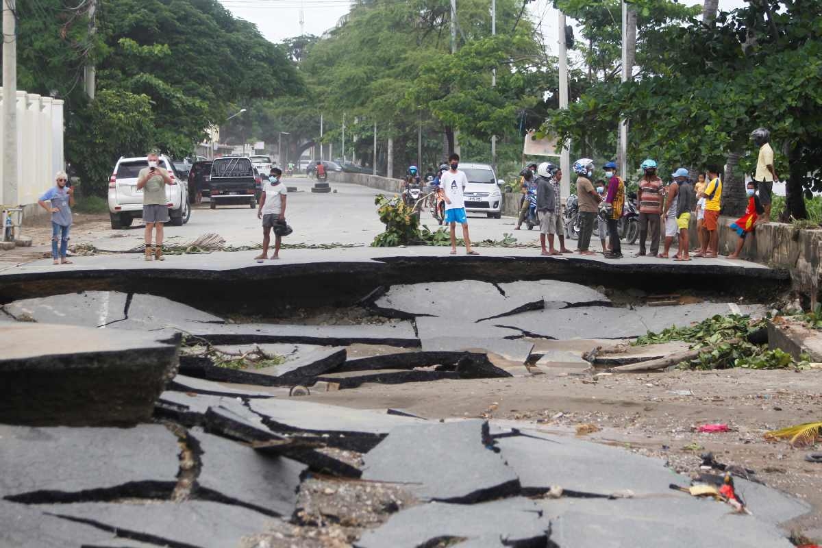 Mueren más de 113 personas por inundaciones en Indonesia
Mueren más de 113 personas por inundaciones en Indonesia