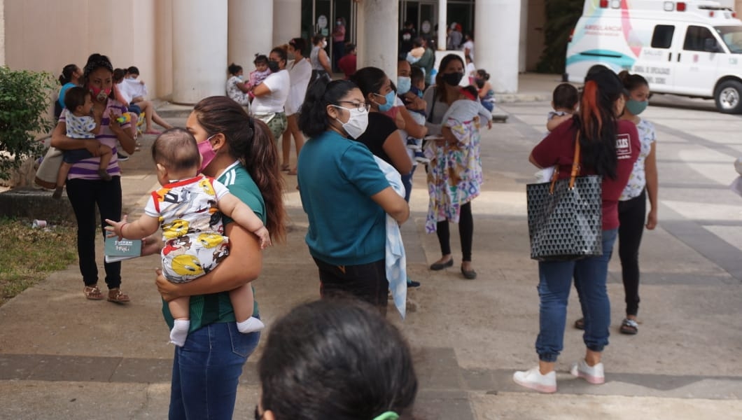 La BCG o bacilo de Calmette-Guérin es una vacuna contra la enfermedad de tuberculosis, y se debe administrar a los bebés