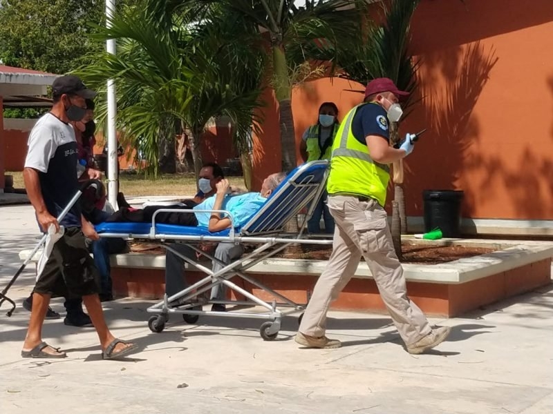 De acuerdo al reporte obtenido, el octogenario presentó descompensación y no alergia a la vacuna