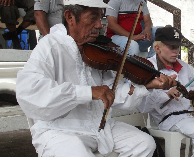 20 abuelitos de la comunidad de Tihosuco necesitan una Casa del Anciano 20 abuelitos de la comunidad de Tihosuco necesitan una Casa del Anciano