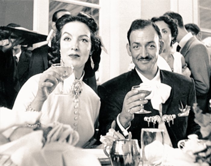 En 1952 la pareja se casó, pero el 5 de diciembre de 1953, Negrete falleció a causa de una enfermedad crónica originada por una hepatitis C. En 1952 la pareja se casó, pero el 5 de diciembre de 1953, Negrete falleció a causa de una enfermedad crónica originada por una hepatitis C.