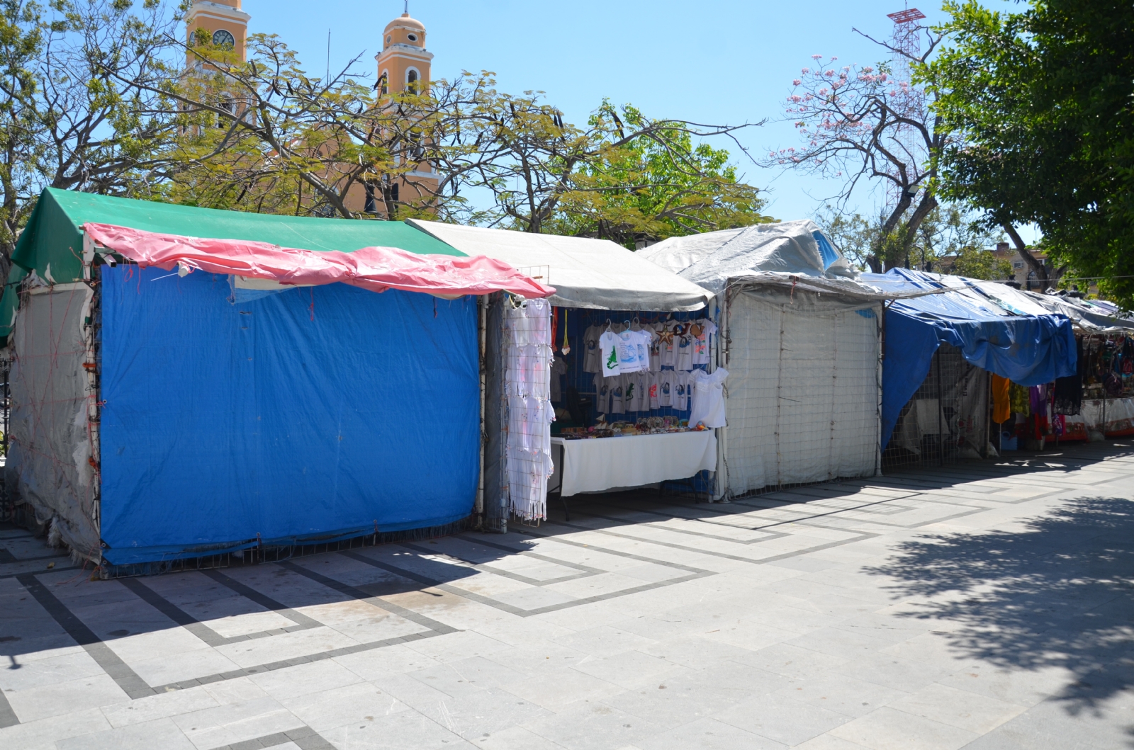 La compañía, señalada por irregularidades en la aplicación de bacheo en la capital del país, pide 101 millones y medio por los trabajos La compañía, señalada por irregularidades en la aplicación de bacheo en la capital del país, pide 101 millones y medio por los trabajos