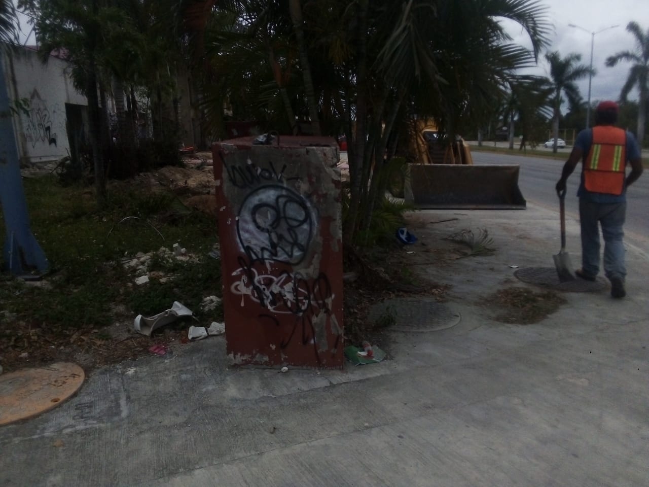 Trabajadores de ARA dejan sin luz al fraccionamiento Villamar 1 en Playa del Carmen