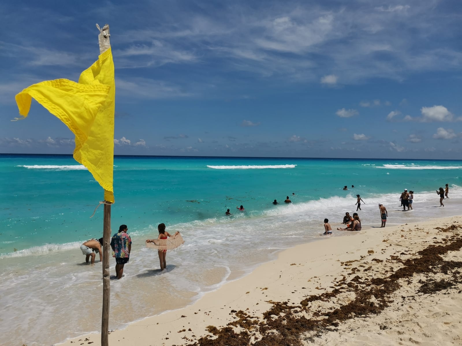 La afluencia en Playa Delfines fue promedio
