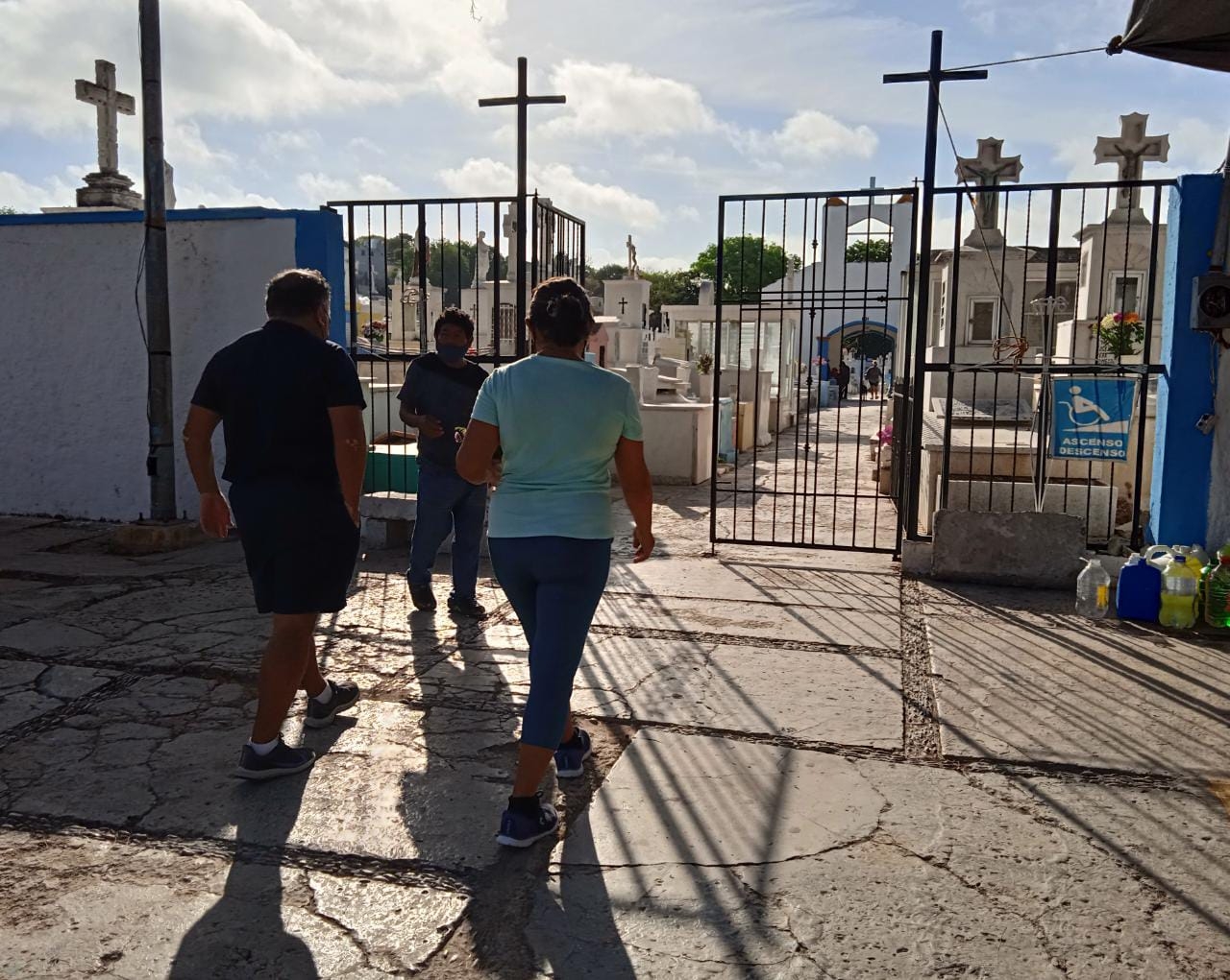 En la capital del estado los cementerios más visitas son el de Santa Lucia y San Román En la capital del estado los cementerios más visitas son el de Santa Lucia y San Román