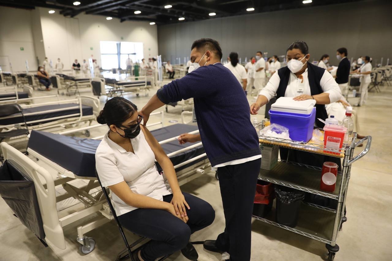 En total se aplicarán 7 mil 500 dosis a personal médico privado y público