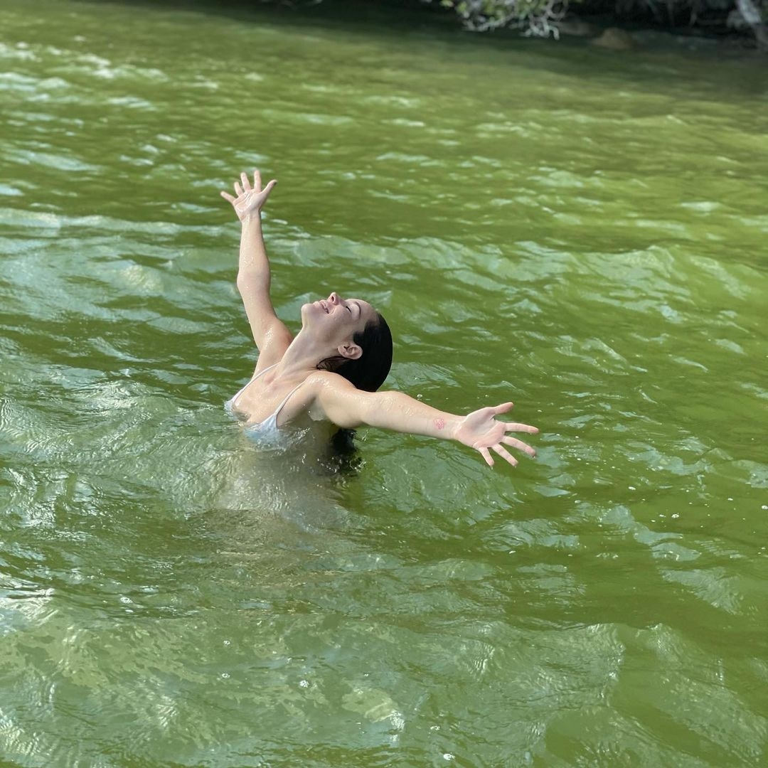 El pasado fin de semana, Camila Sodi disfrutó del sol y las bellezas naturales de Bacalar