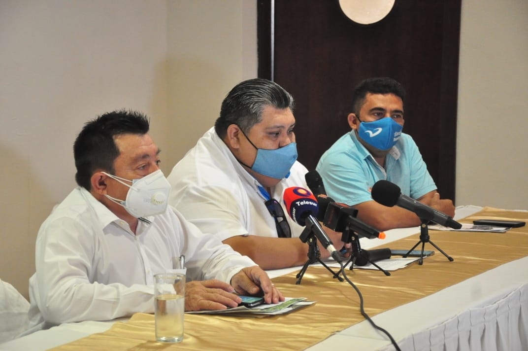 El presidente municipal Gaspar Pantí reparte material de construcción para que la ciudadanía vote a favor de su sobrina El presidente municipal Gaspar Pantí reparte material de construcción para que la ciudadanía vote a favor de su sobrina