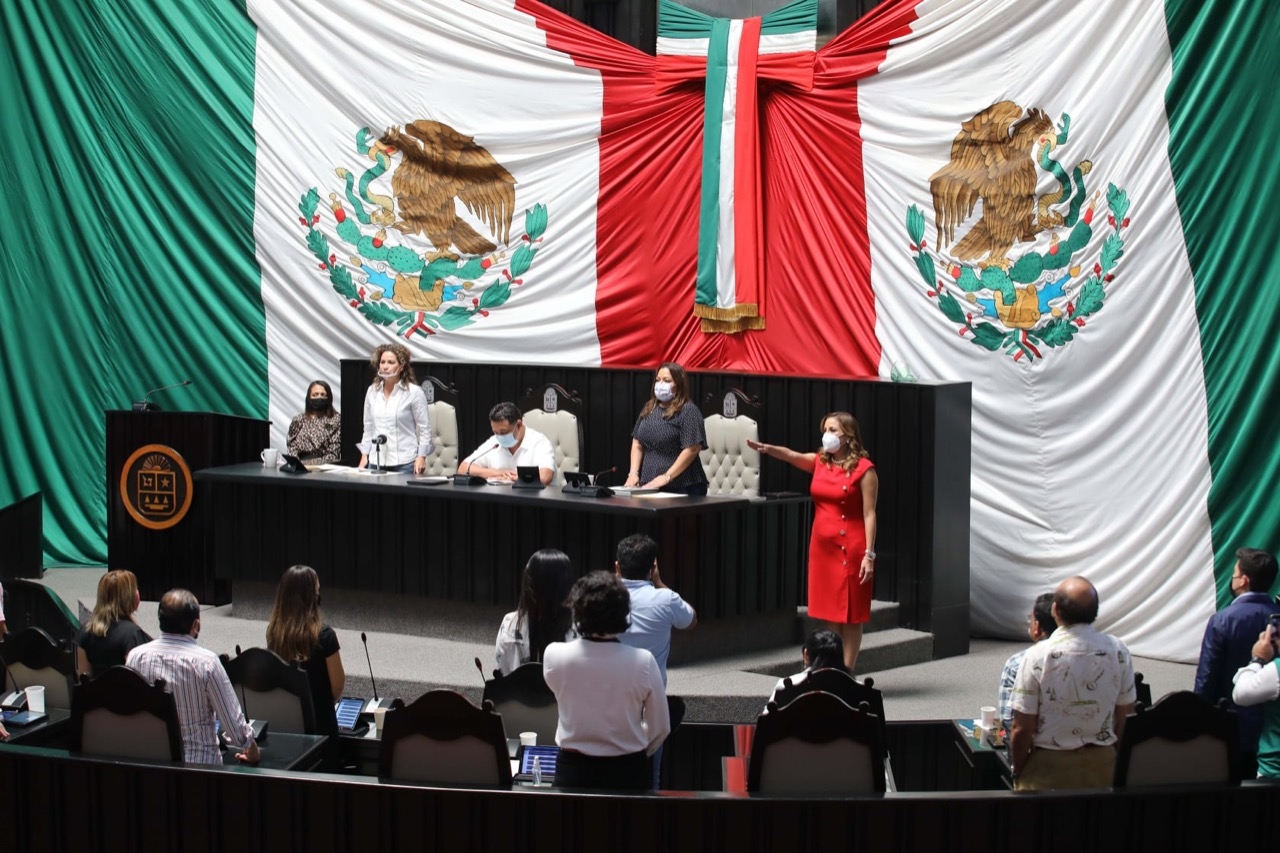 La mujer tomó protesta este mipercoles