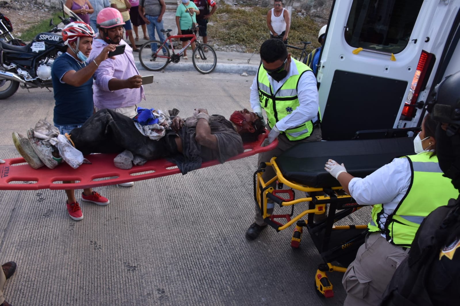 Se pidió apoyo al Servicio de Atención Médica de Urgencia (SAMU), para brindar los primeros auxilios al victimado Se pidió apoyo al Servicio de Atención Médica de Urgencia (SAMU), para brindar los primeros auxilios al victimado