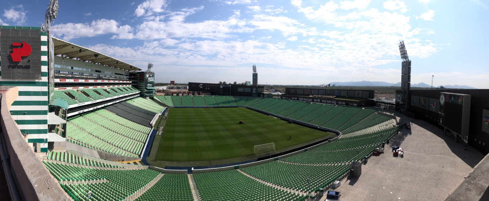 Estadio Corona, Sede del encuentro