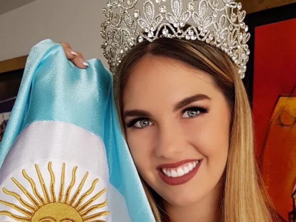 El atuendo consistía en un uniforme de la Selección de Fútbol de Argentina, aunque con una pequeña "sorpresa"