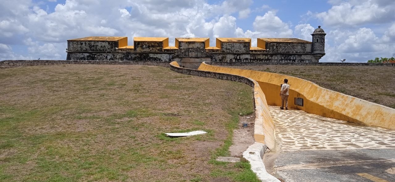 En Campeche las joyas del INAH son el Museo de Arqueología Maya del Fuerte de San Miguel, así como las zonas arqueológicas de Calakmul y Edzná