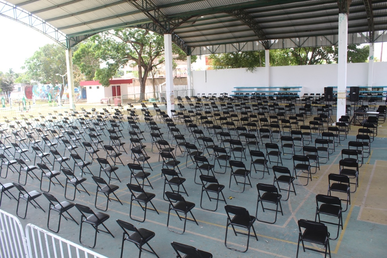 La jornada de vacunación se lleva a cabo en el domo del Parque de Las Casitas en Chetumal
