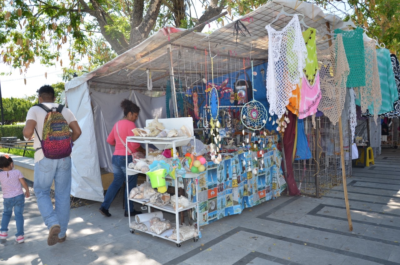 "Las ventas se encuentran bajas porque el parque lo cierran muy temprano" - Patricia Olvera Mateos