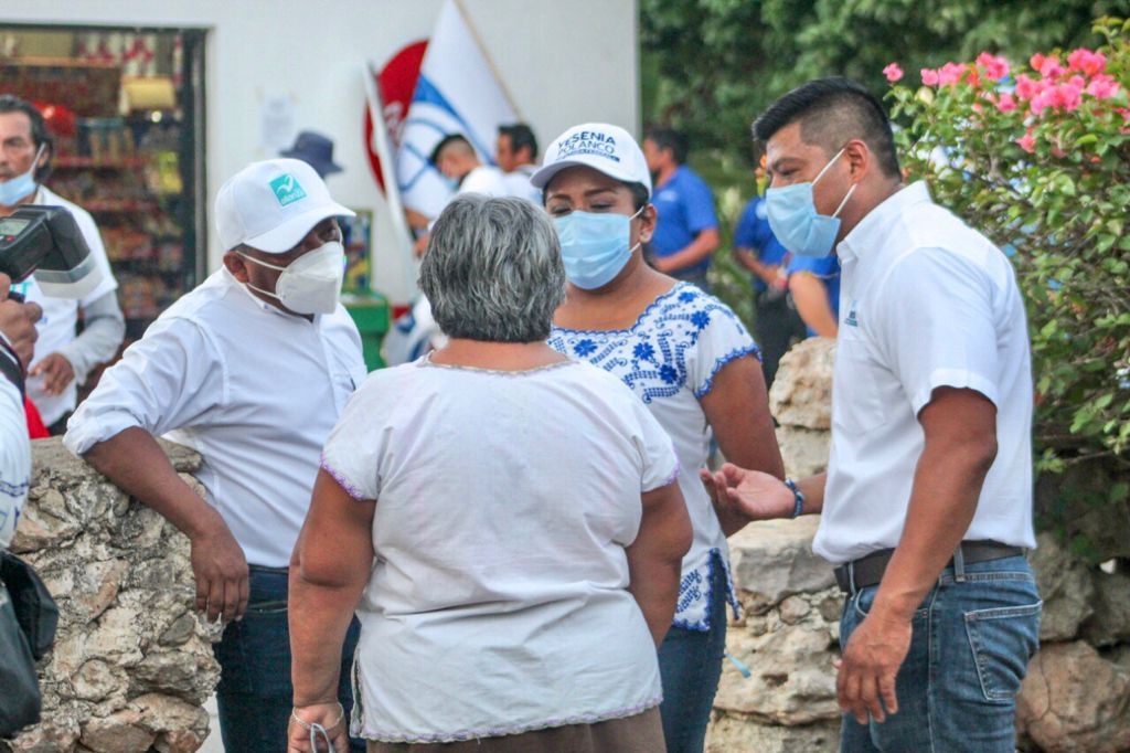 Con la presencia de la candidata a la diputación federal, y el candidato a la alcaldía , Beto Padrón recorrió casa por casa llevando