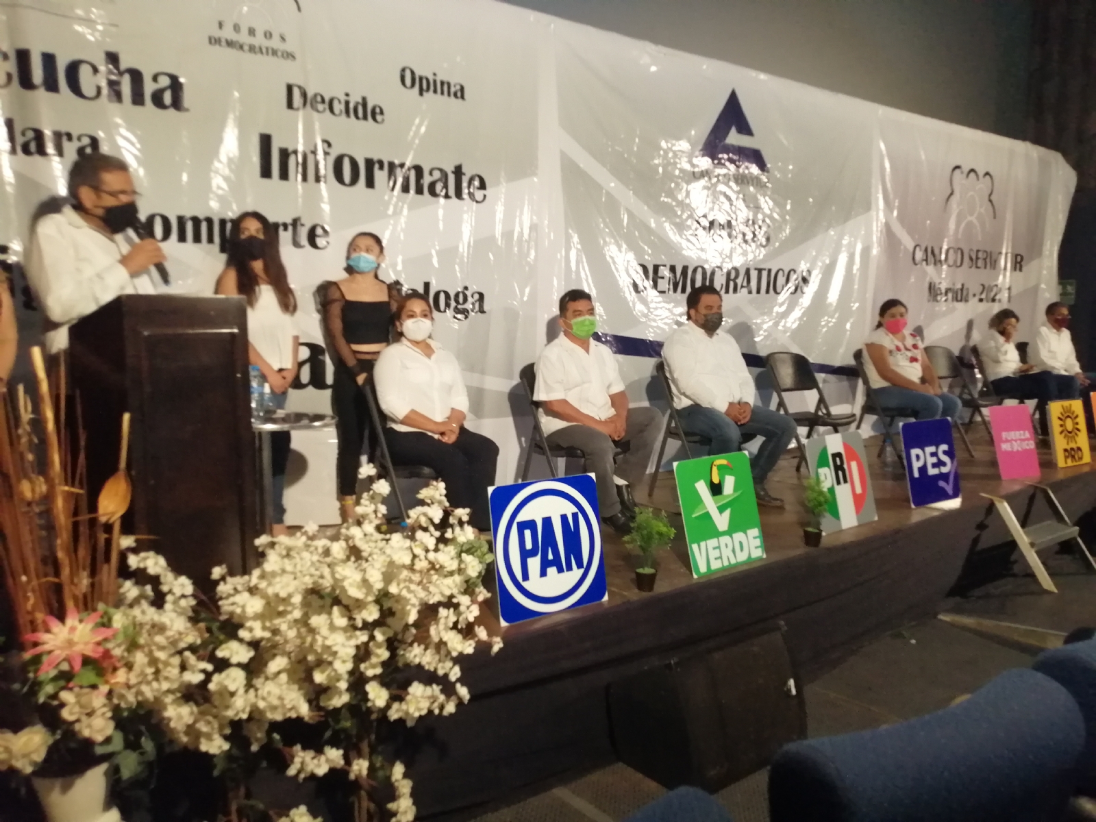 Sólo seis de los ocho postulantes a la Alcaldía de Motul participaron decidieron participar en este ejercicio