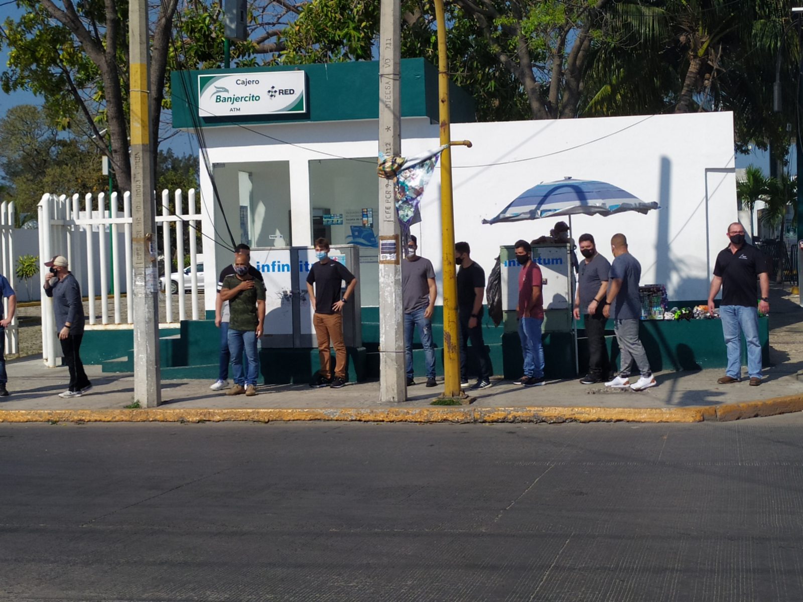 La Isla registró que un 51.3 por ciento de su Población Económicamente Activa trabaja de manera informal La Isla registró que un 51.3 por ciento de su Población Económicamente Activa trabaja de manera informal