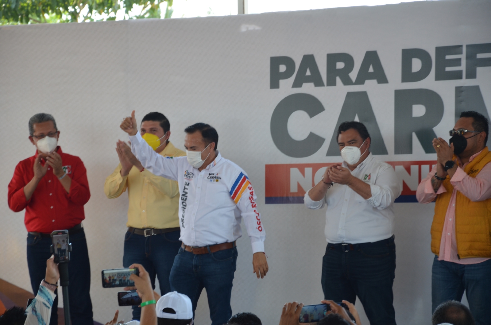 El abanderado de la colación “Va por Campeche” ya se ha gastado el 50 por ciento de lo que autorizó el Instituto Electoral del Estado de Campeche (IEEC) El abanderado de la colación “Va por Campeche” ya se ha gastado el 50 por ciento de lo que autorizó el Instituto Electoral del Estado de Campeche (IEEC)
