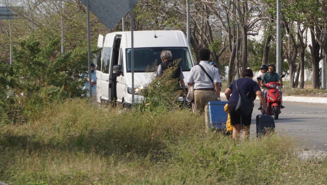 Los turistas prefieren salir a la vía pública para ahorrar dinero