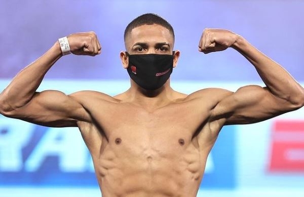 El boxeador es acusado de matar a una joven de 27 años de edad El boxeador es acusado de matar a una joven de 27 años de edad