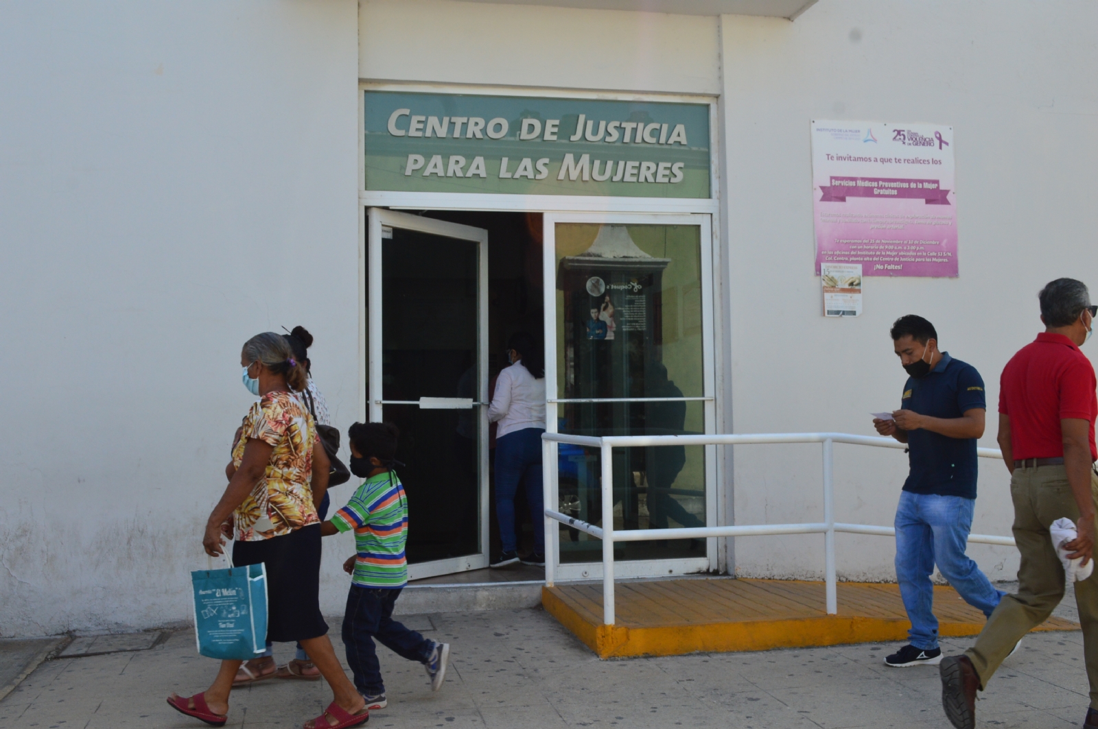 Red de Mujeres y Hombres reconoce que es necesario que las instituciones públicas cuenten con psicólogos para la atención de las víctimas. Red de Mujeres y Hombres reconoce que es necesario que las instituciones públicas cuenten con psicólogos para la atención de las víctimas.