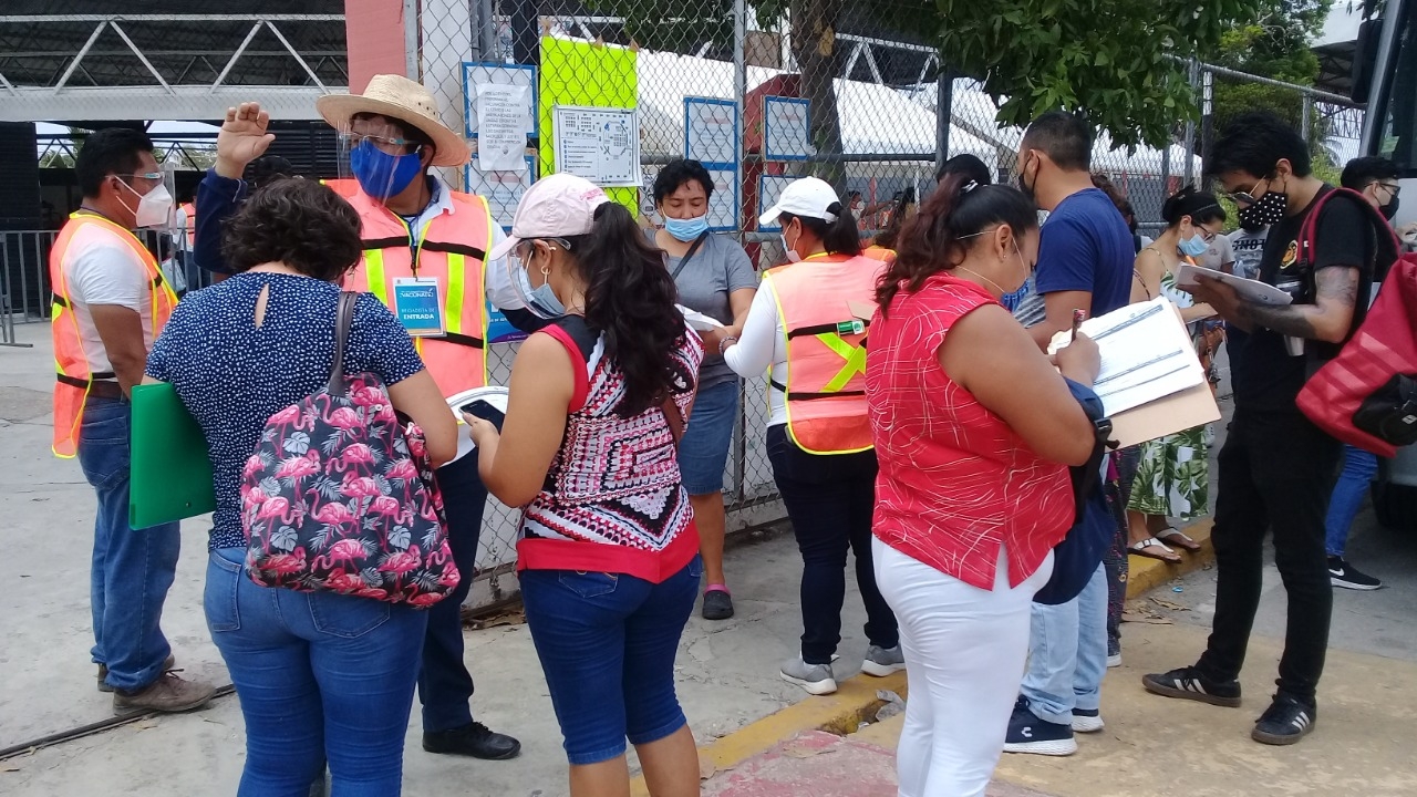 Intentan “colarse” en la vacunación Intentan “colarse” en la vacunación