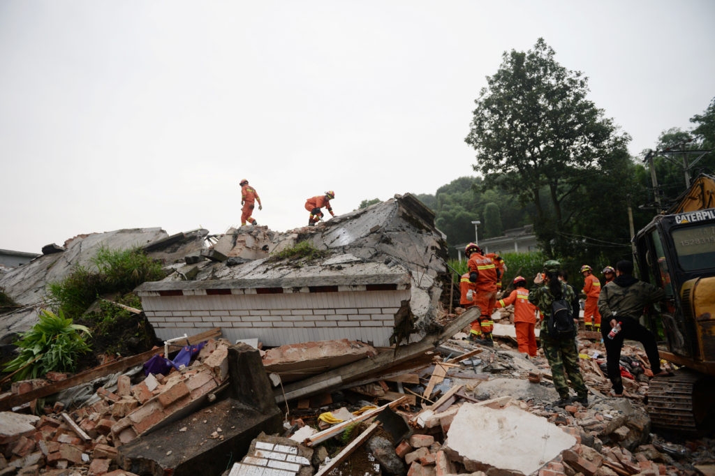 Sacude sismo de magnitud 6.4 el suroeste de China, hay 2 muertos y 17 heridos