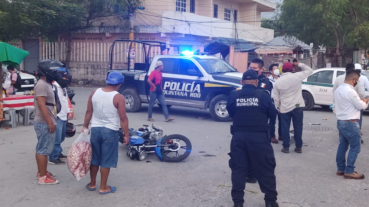 Ambos hombres recibieron los primeros auxilios, antes de ser trasladados a un hospital Ambos hombres recibieron los primeros auxilios, antes de ser trasladados a un hospital