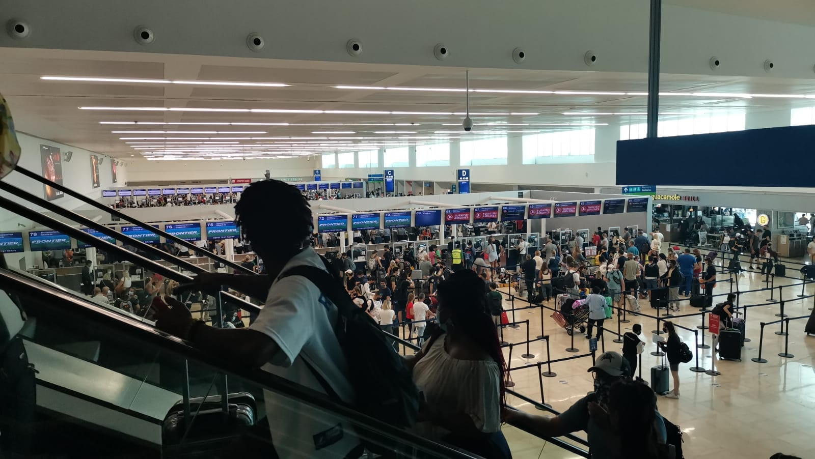 Ni la lluvia detuvo la llegada de aviones a Cancún Ni la lluvia detuvo la llegada de aviones a Cancún