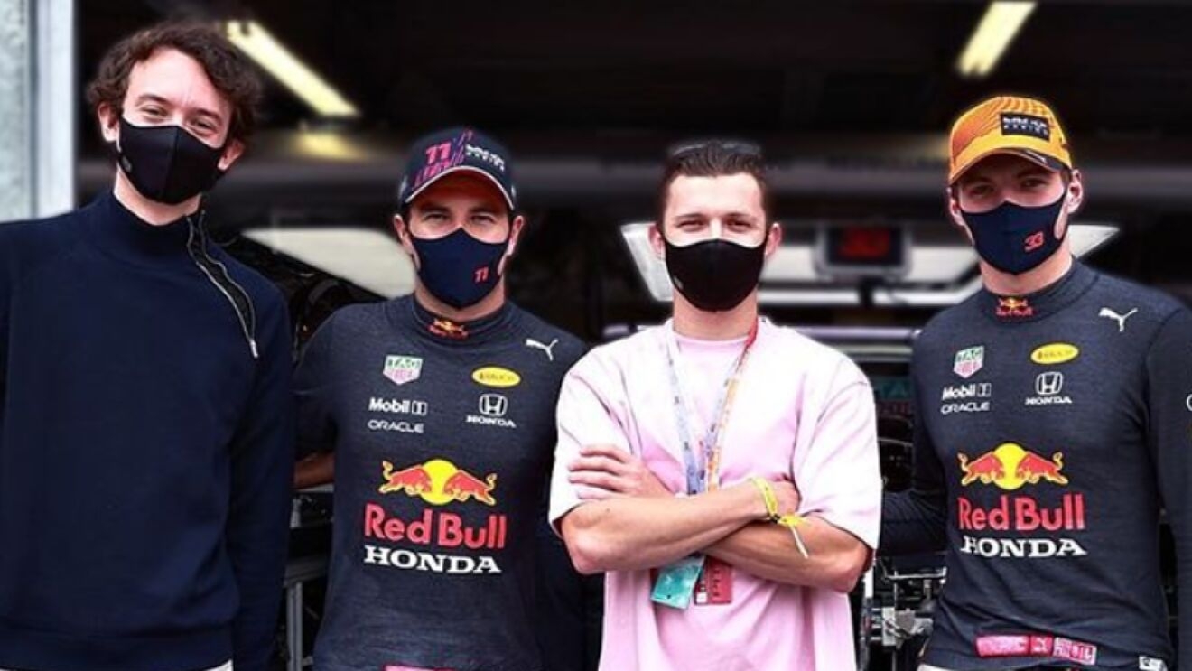 Tras una inesperada visita Tom Holland y Checo Pérez se reúnen en la Fórmula 1 Tras una inesperada visita Tom Holland y Checo Pérez se reúnen en la Fórmula 1