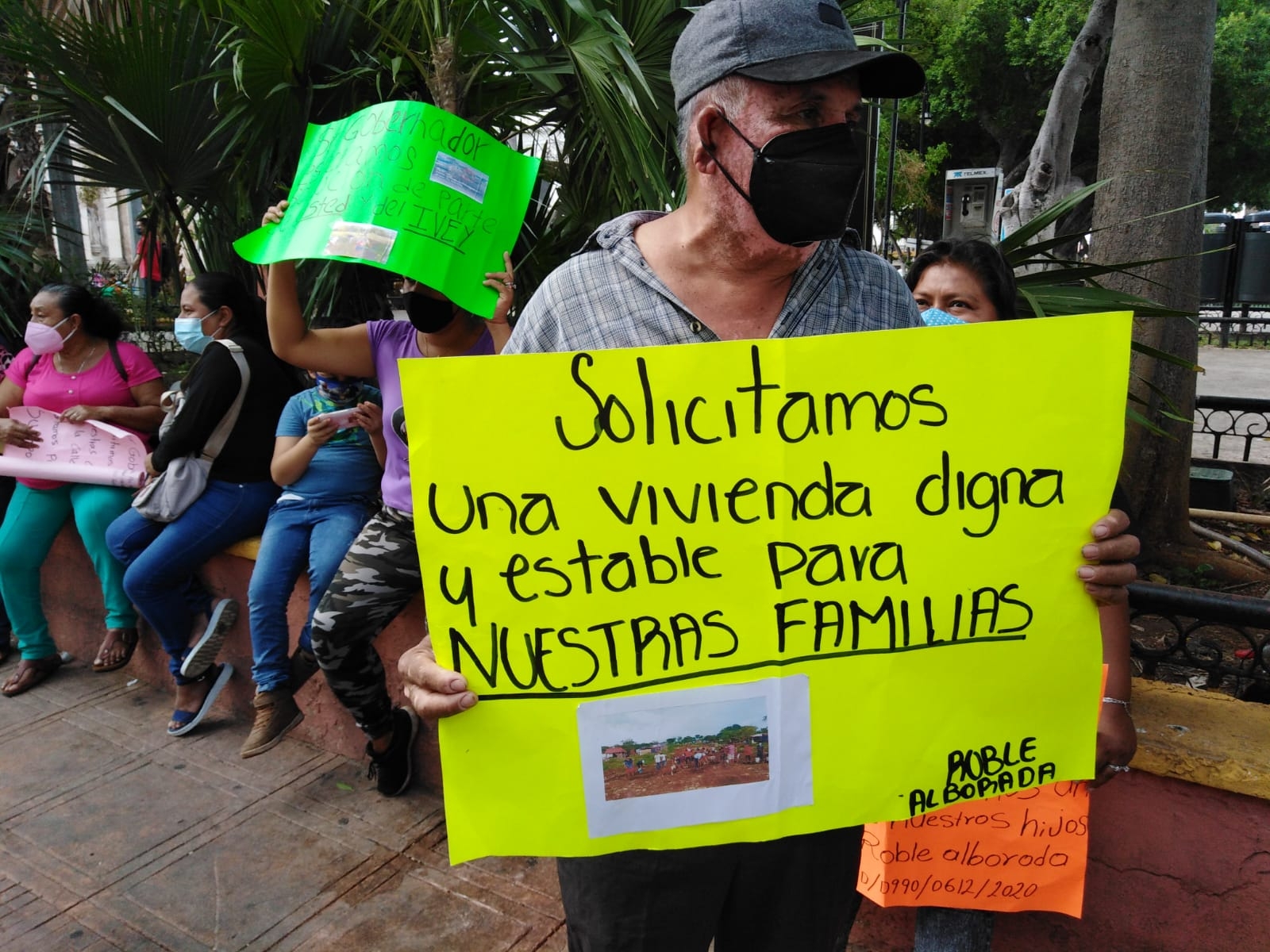 Será el próximo viernes cuando los recibirá el director del Instituto de Vivienda de Yucatán para darles una solución. Será el próximo viernes cuando los recibirá el director del Instituto de Vivienda de Yucatán para darles una solución.