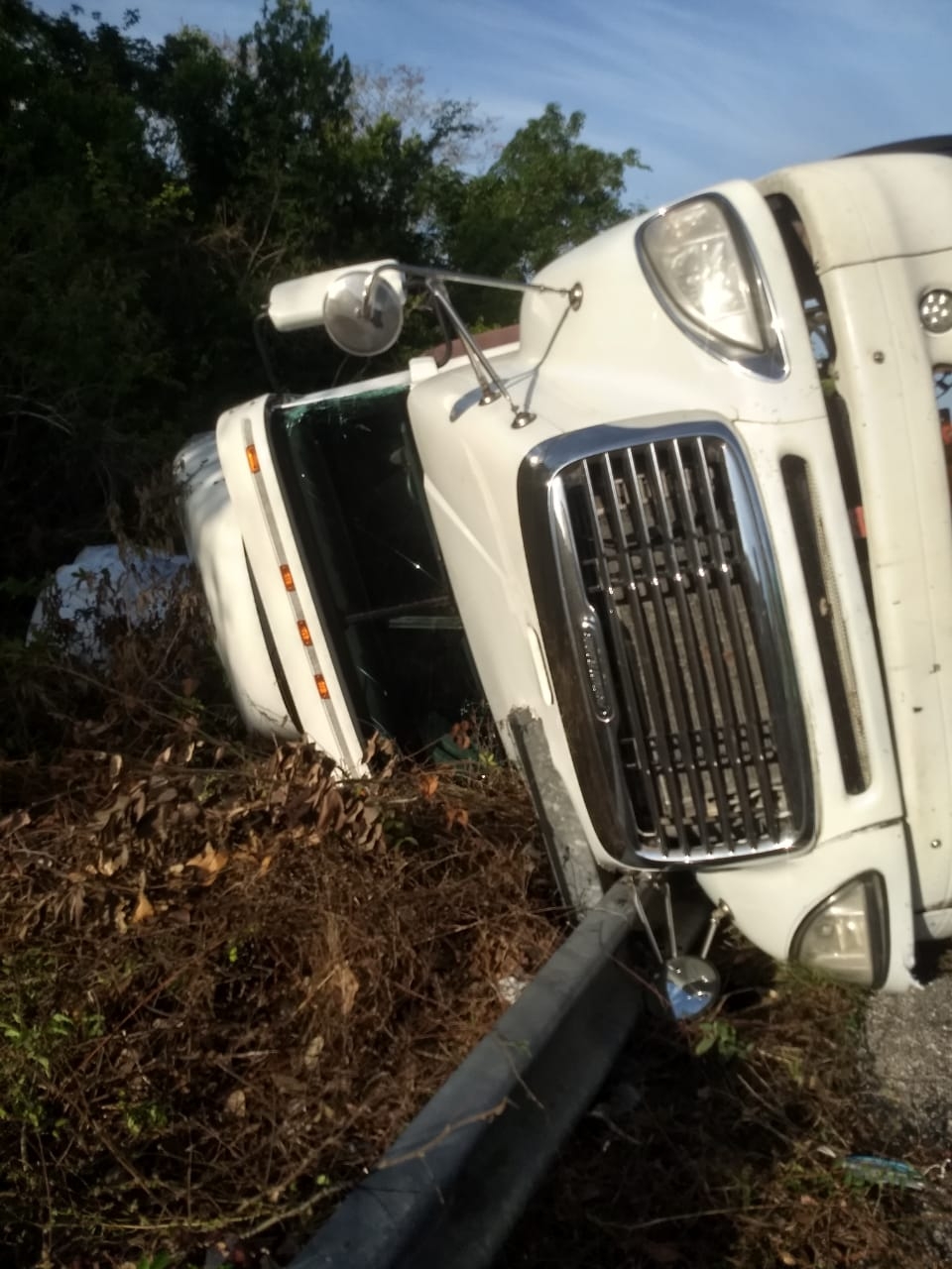 Así terminó la pesada unidad después del accidente