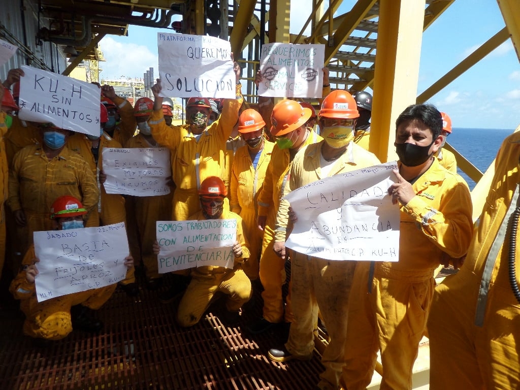 Trabajadores aseguran que algunos otros alimentos contienen mayormente partes de grasas.