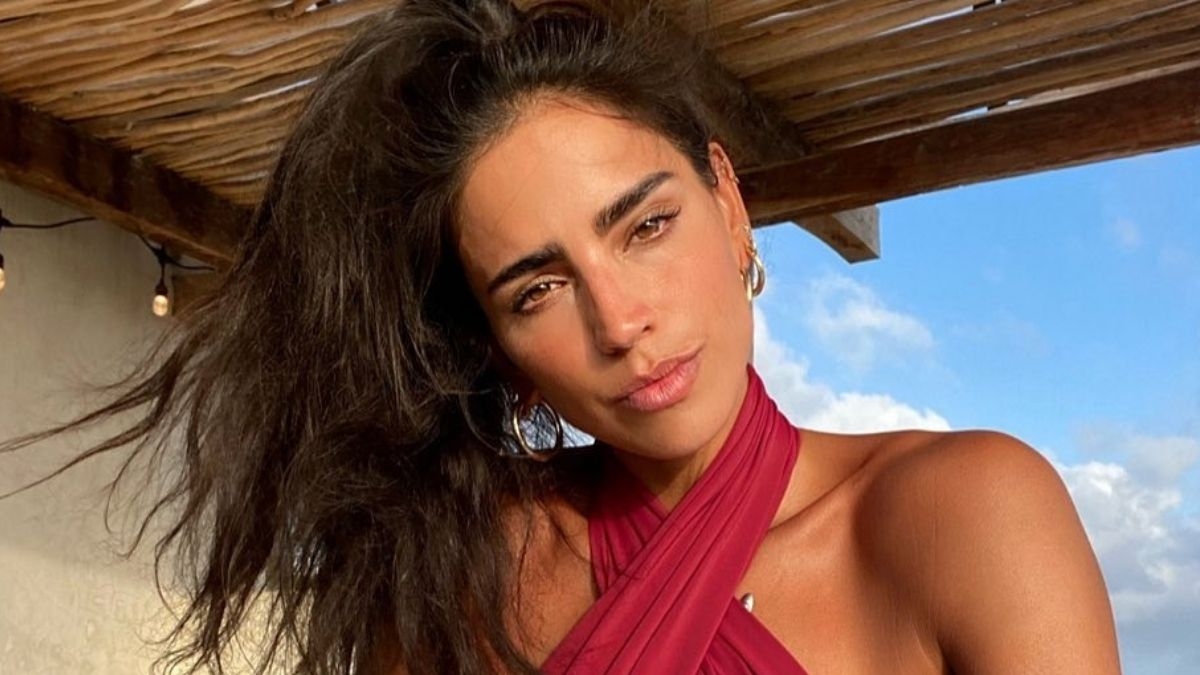 Bárbara de Regil vuelve al ojo del huracán luego de que fuera sorprendida en los pasillos de Televisa, lo que hizo especular a sus seguidores sobre su cambio de televisora