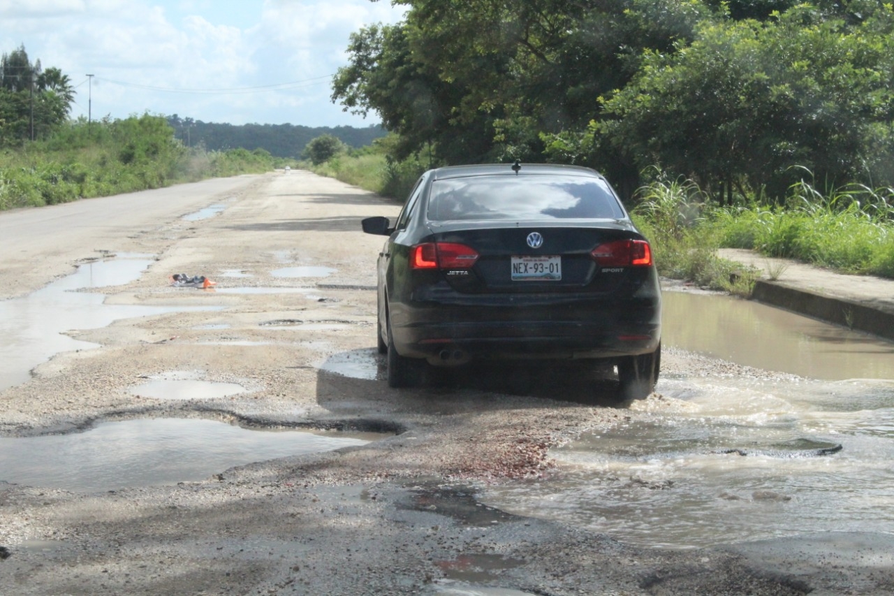 Desde hace muchos años les han solicitado a los presidentes municipales la reparación de la carretera Desde hace muchos años les han solicitado a los presidentes municipales la reparación de la carretera