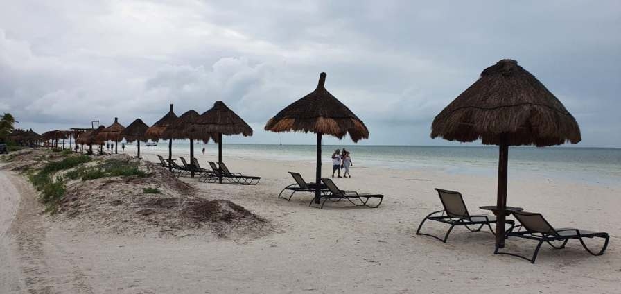 Holbox mantiene sus bellezas naturales sin la macroalga