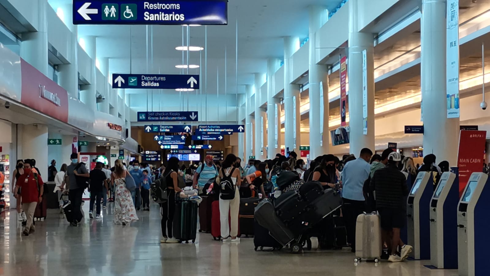 El aeropuerto de Cancún, es el que más vuelos opera en LATAM El aeropuerto de Cancún, es el que más vuelos opera en LATAM
