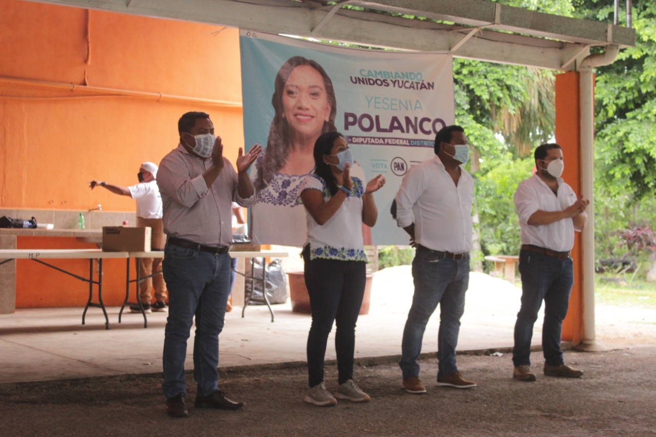 Raúl Romero en su visita en el sur de Yucatán Raúl Romero en su visita en el sur de Yucatán