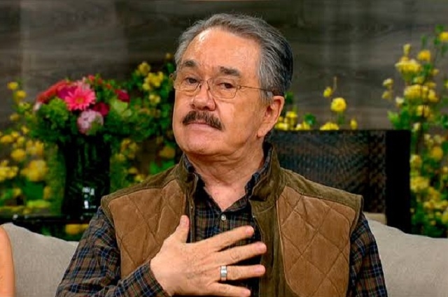 Pedro Sola en portada de revista