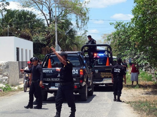Los elementos acudieron a detener al hombre en estado de ebriedad pero fueron recibidos con golpes