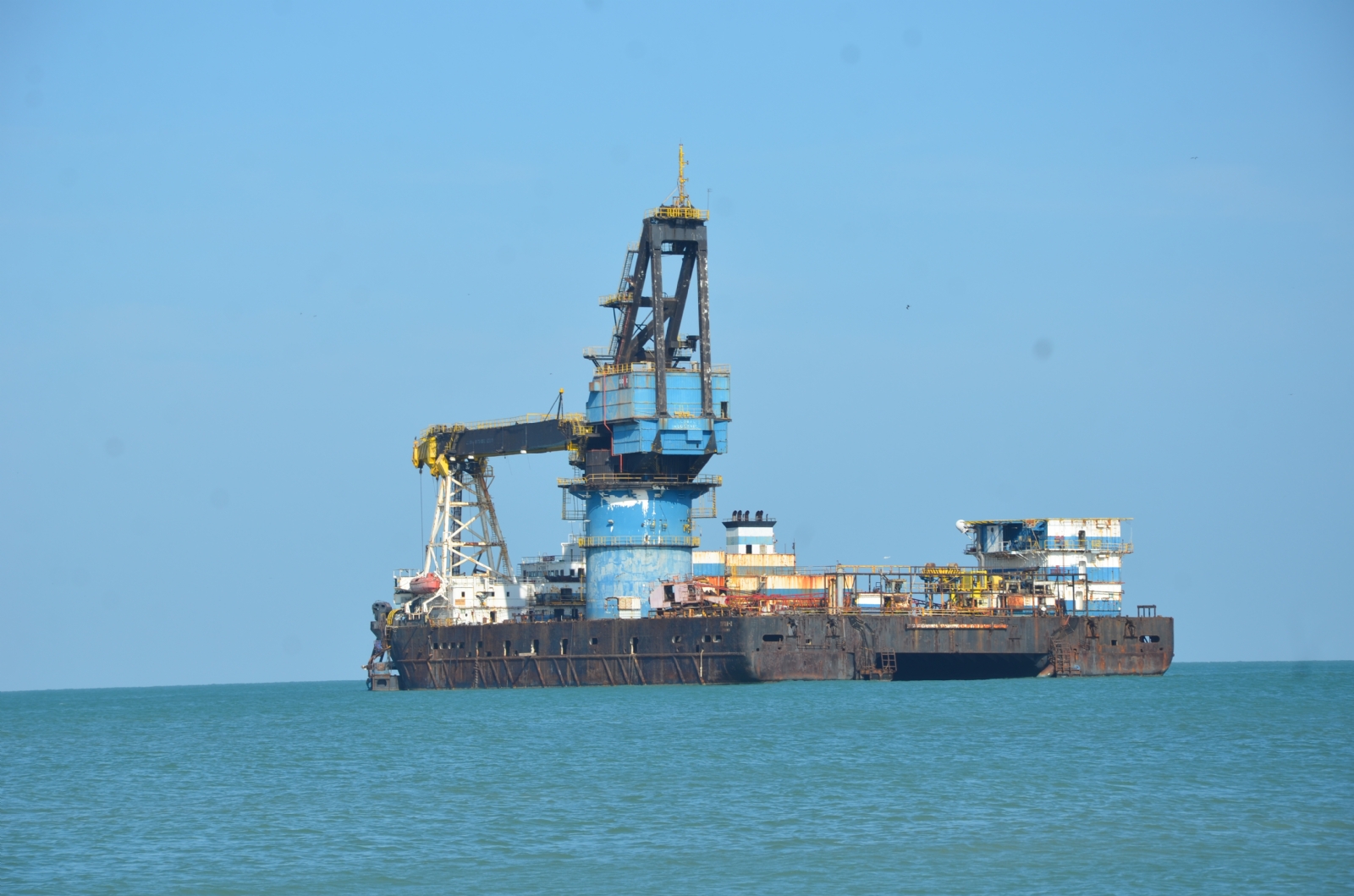 Extrabajadores de Oceanografía denunciaron ante el SAT el abandono de las embarcaciones
