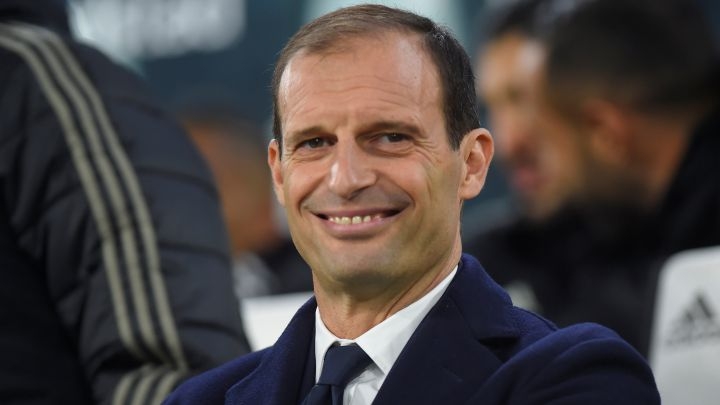 Maximiliano es un exfutbolista y director técnico italiano que comenzó su carrera futbolística con la Cuoiopelli