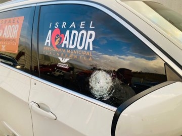 Balean camioneta de Israel Amador, candidato a la presidencia de Tlalnepantla