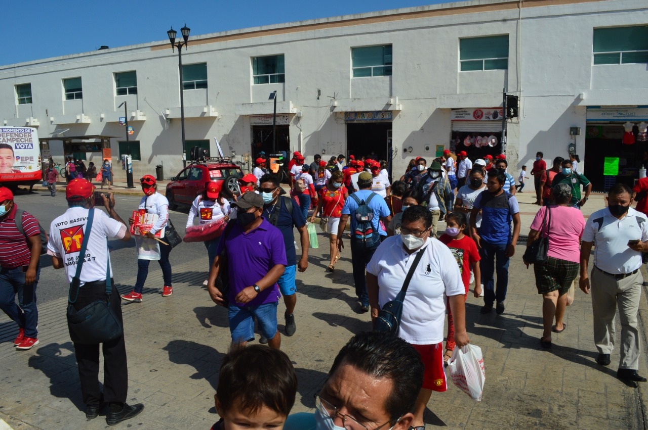 Este sábado las calles de la ciudad de Campeche lucieron abarrotadas Este sábado las calles de la ciudad de Campeche lucieron abarrotadas