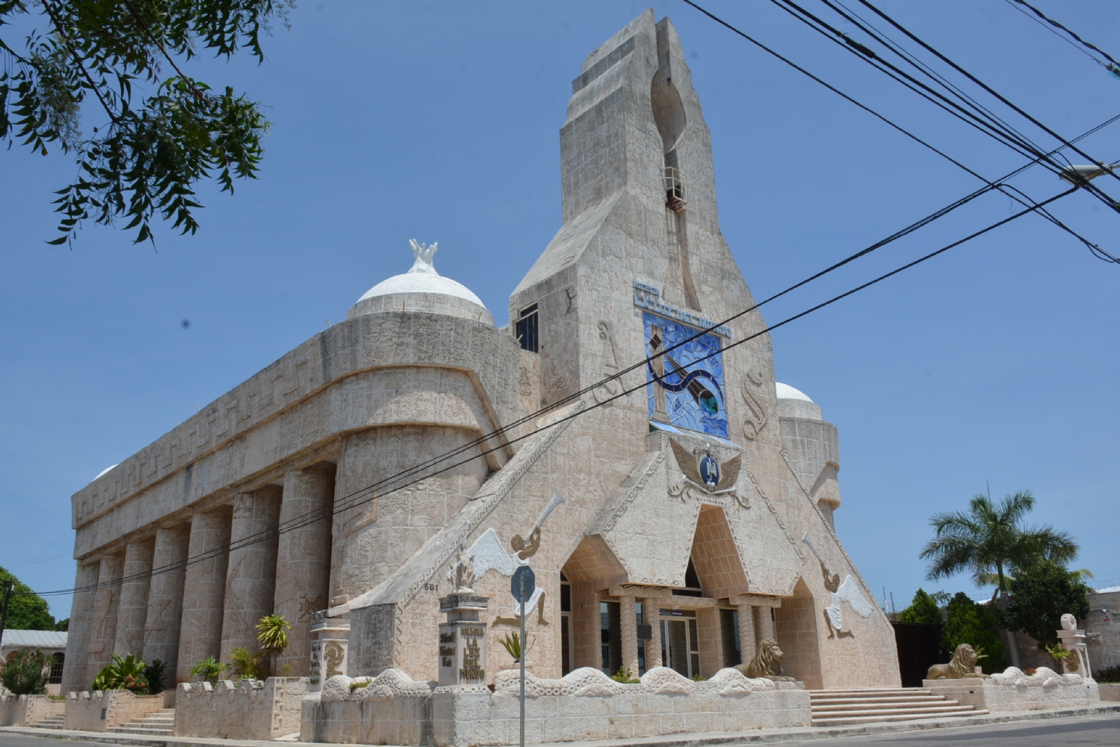 Ante las Asociaciones Religiosas por Entidad Federativa de la Secretaría de Gobernación (SEGOB) se tienen registradas 172 religiones Ante las Asociaciones Religiosas por Entidad Federativa de la Secretaría de Gobernación (SEGOB) se tienen registradas 172 religiones